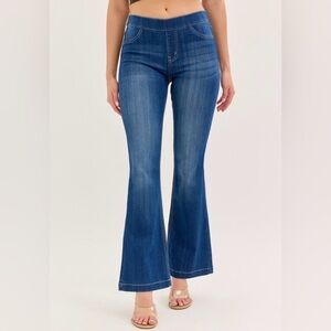 GORGEOUS NWT Cello Flare Pull On Jeans